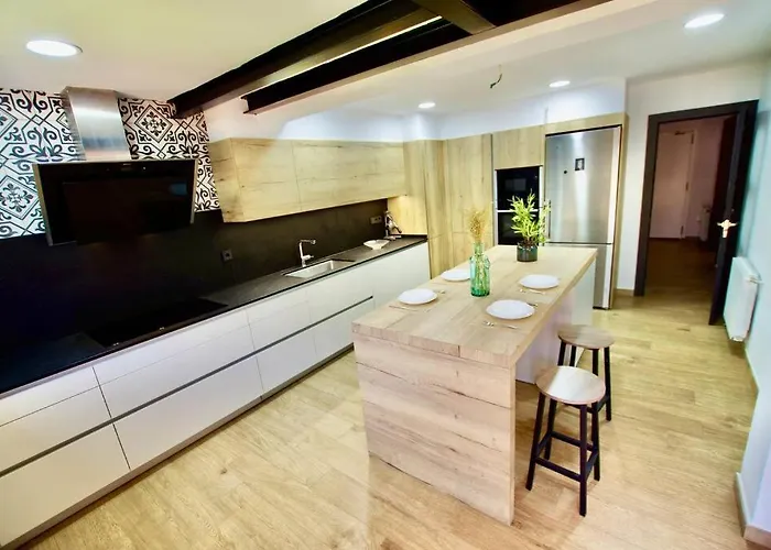 V&v Lloret-villa Wilma, Casa A 800m Playa Fenals Con Aire Acondicionado Y Piscina Comunitaria Con Jardin Tatil Evi *