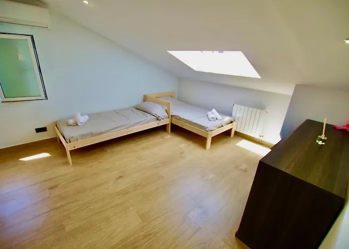 Tatil Evi V&v Lloret-villa Wilma, Casa A 800m Playa Fenals Con Aire Acondicionado Y Piscina Comunitaria Con Jardin