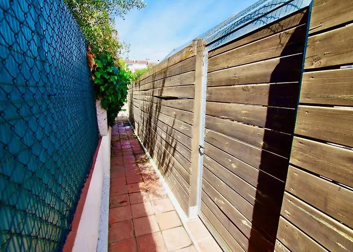 Tatil Evi V&v Lloret-villa Wilma, Casa A 800m Playa Fenals Con Aire Acondicionado Y Piscina Comunitaria Con Jardin *