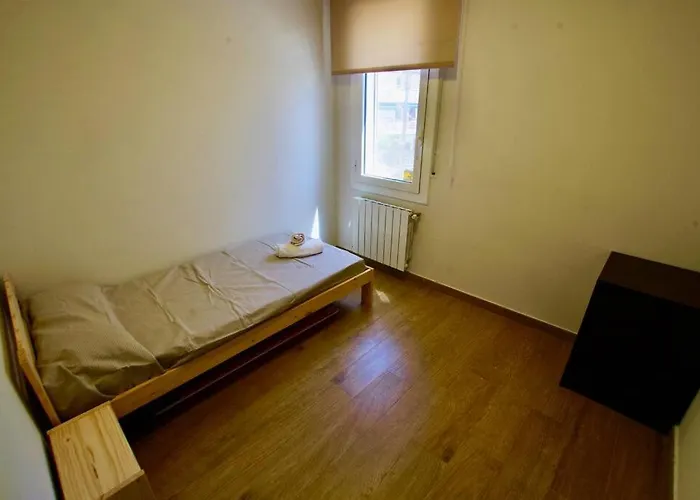 V&v Lloret-villa Wilma, Casa A 800m Playa Fenals Con Aire Acondicionado Y Piscina Comunitaria Con Jardin Lloret de Mar