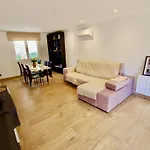 V&v Lloret-villa Wilma, Casa A 800m Playa Fenals Con Aire Acondicionado Y Piscina Comunitaria Con Jardin Vakantiehuis