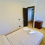 V&v Lloret-villa Wilma, Casa A 800m Playa Fenals Con Aire Acondicionado Y Piscina Comunitaria Con Jardin *