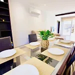 V&v Lloret-villa Wilma, Casa A 800m Playa Fenals Con Aire Acondicionado Y Piscina Comunitaria Con Jardin Tatil Evi