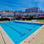 V&v Lloret-villa Wilma, Casa A 800m Playa Fenals Con Aire Acondicionado Y Piscina Comunitaria Con Jardin يوريت دي مار