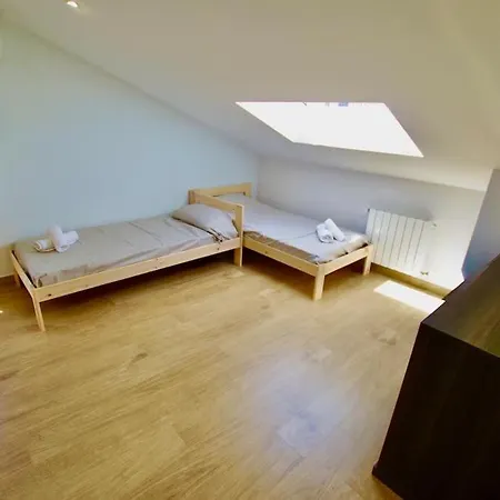 Holiday home V&v Lloret-villa Wilma, Casa A 800m Playa Fenals Con Aire Acondicionado Y Piscina Comunitaria Con Jardin