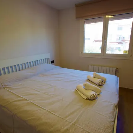 V&v Lloret-villa Wilma, Casa A 800m Playa Fenals Con Aire Acondicionado Y Piscina Comunitaria Con Jardin Dom wakacyjny