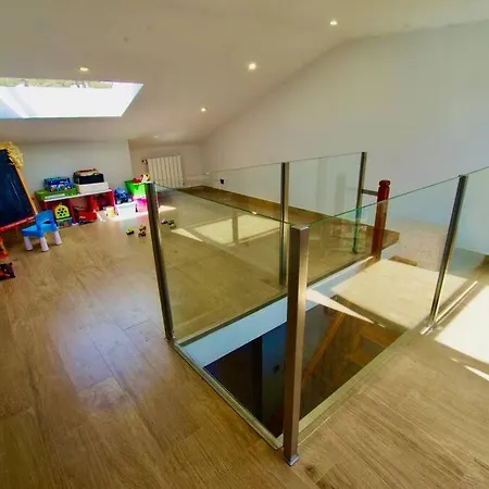 V&v Lloret-villa Wilma, Casa A 800m Playa Fenals Con Aire Acondicionado Y Piscina Comunitaria Con Jardin * Lloret de Mar