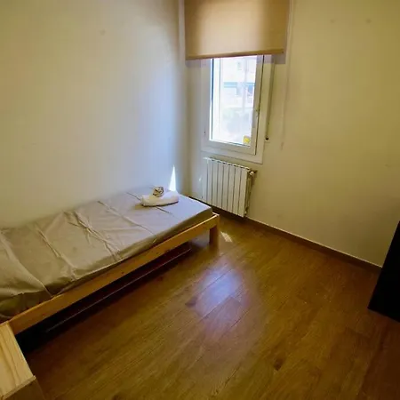 V&v Lloret-villa Wilma, Casa A 800m Playa Fenals Con Aire Acondicionado Y Piscina Comunitaria Con Jardin Lloret de Mar