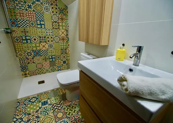 V&v Lloret-villa Wilma, Casa A 800m Playa Fenals Con Aire Acondicionado Y Piscina Comunitaria Con Jardin *